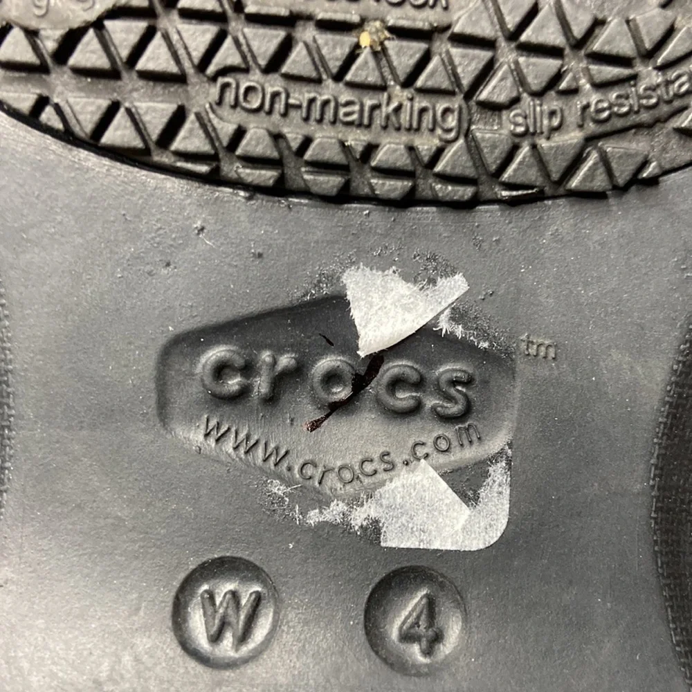 Crocs Girls Abstract Pattern Dual Comfort Waterproof Shoes Size 4